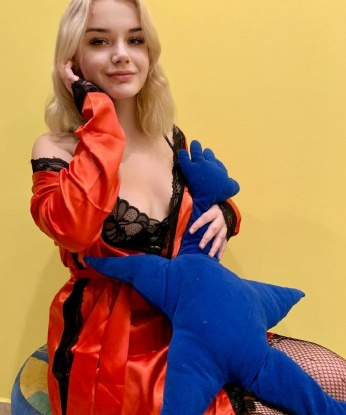 😘 Мои красивые фотографии гарантируют, что встреча со мной станет незабываемым событием. 📸
Мои клиенты остаются довольными и возвращаются ко мне снова и снова. 💕 Ведь я предлагаю не только физическое удовольствие, но и душевное наслаждение. 🌟
Ты можешь быть уверен, что со мной ты окунешься в мир страсти и наслаждения. 🌹 Я создам атмосферу романтики и расслабления, где мы будем наслаждаться каждой секундой вместе. 💋 Вызови меня и не пожалеешь! 😉 Регина